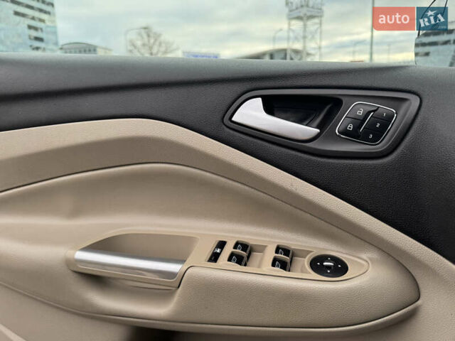 Червоний Форд Ескейп, об'ємом двигуна 2 л та пробігом 240 тис. км за 10500 $, фото 18 на Automoto.ua