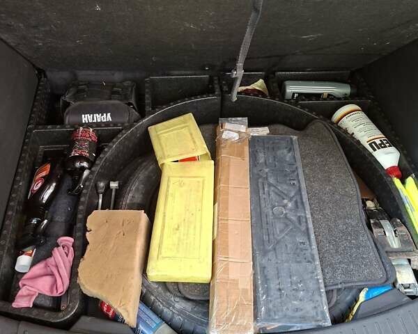 Красный Форд Эскейп, объемом двигателя 2 л и пробегом 228 тыс. км за 10850 $, фото 45 на Automoto.ua