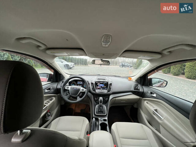 Красный Форд Эскейп, объемом двигателя 2 л и пробегом 206 тыс. км за 9500 $, фото 36 на Automoto.ua