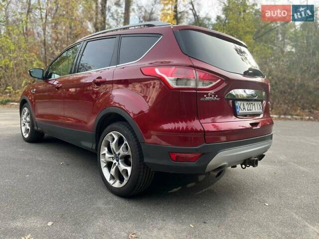 Красный Форд Эскейп, объемом двигателя 2 л и пробегом 148 тыс. км за 13250 $, фото 7 на Automoto.ua
