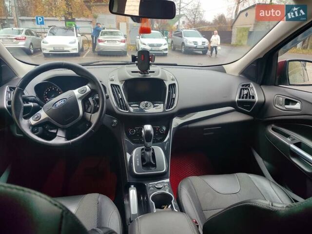 Красный Форд Эскейп, объемом двигателя 2 л и пробегом 178 тыс. км за 10999 $, фото 9 на Automoto.ua