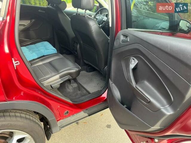 Красный Форд Эскейп, объемом двигателя 2 л и пробегом 148 тыс. км за 13250 $, фото 19 на Automoto.ua