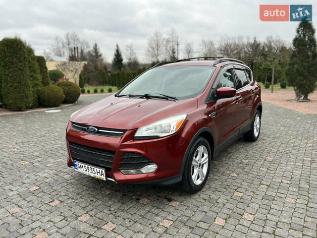 Красный Форд Эскейп, объемом двигателя 2 л и пробегом 206 тыс. км за 9500 $, фото 3 на Automoto.ua