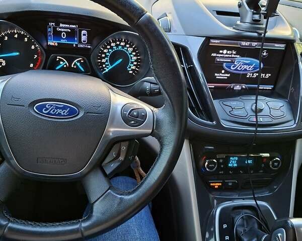 Красный Форд Эскейп, объемом двигателя 2 л и пробегом 228 тыс. км за 10850 $, фото 61 на Automoto.ua