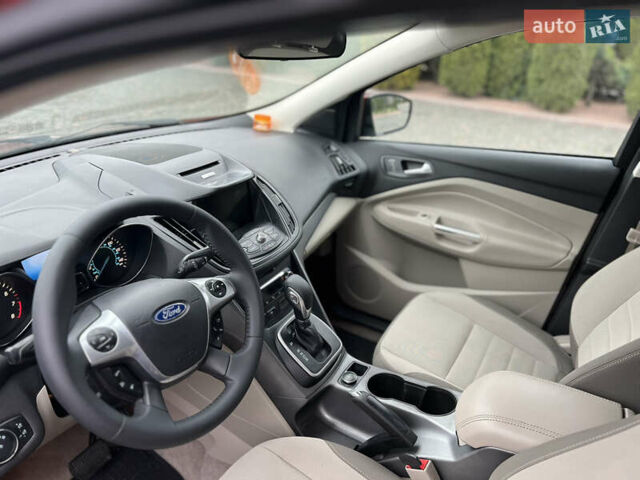 Красный Форд Эскейп, объемом двигателя 2 л и пробегом 206 тыс. км за 9500 $, фото 31 на Automoto.ua