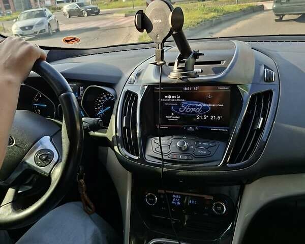 Красный Форд Эскейп, объемом двигателя 2 л и пробегом 228 тыс. км за 10850 $, фото 33 на Automoto.ua