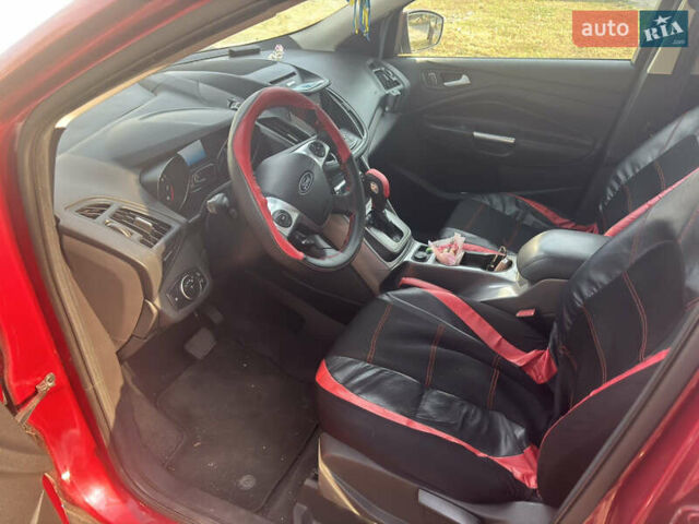 Красный Форд Эскейп, объемом двигателя 2 л и пробегом 186 тыс. км за 11200 $, фото 2 на Automoto.ua