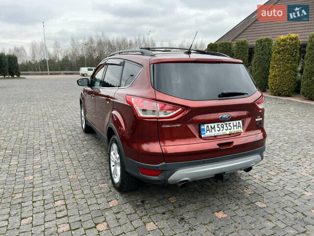Красный Форд Эскейп, объемом двигателя 2 л и пробегом 206 тыс. км за 9500 $, фото 16 на Automoto.ua