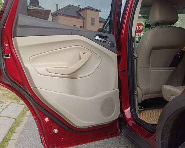 Красный Форд Эскейп, объемом двигателя 2 л и пробегом 184 тыс. км за 9300 $, фото 14 на Automoto.ua