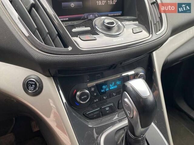 Красный Форд Эскейп, объемом двигателя 1.6 л и пробегом 115 тыс. км за 10400 $, фото 18 на Automoto.ua