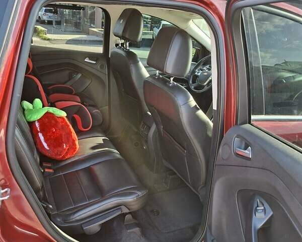 Красный Форд Эскейп, объемом двигателя 2 л и пробегом 228 тыс. км за 10850 $, фото 11 на Automoto.ua