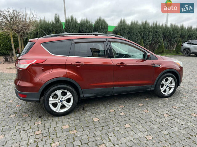 Красный Форд Эскейп, объемом двигателя 2 л и пробегом 206 тыс. км за 9500 $, фото 10 на Automoto.ua