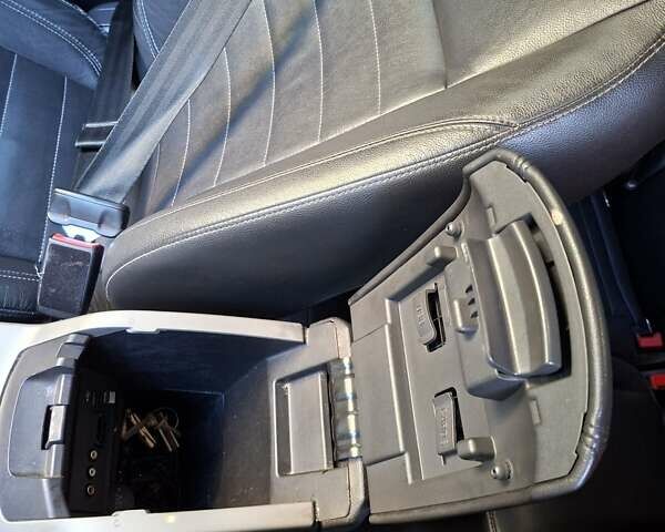 Красный Форд Эскейп, объемом двигателя 2 л и пробегом 228 тыс. км за 10850 $, фото 66 на Automoto.ua