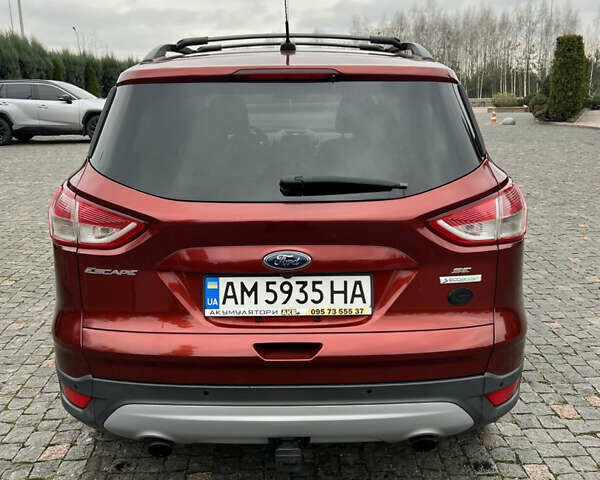 Красный Форд Эскейп, объемом двигателя 2 л и пробегом 206 тыс. км за 9500 $, фото 15 на Automoto.ua