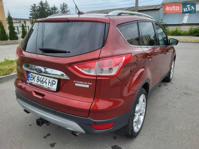 Красный Форд Эскейп, объемом двигателя 2 л и пробегом 59 тыс. км за 13000 $, фото 4 на Automoto.ua