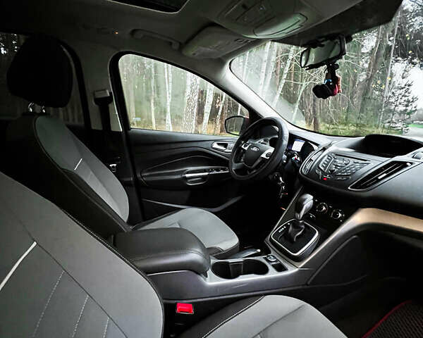 Червоний Форд Ескейп, об'ємом двигуна 2 л та пробігом 160 тис. км за 11250 $, фото 13 на Automoto.ua