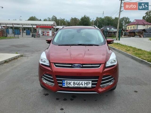 Красный Форд Эскейп, объемом двигателя 2 л и пробегом 59 тыс. км за 13000 $, фото 1 на Automoto.ua