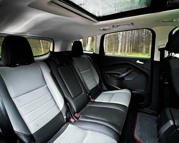 Червоний Форд Ескейп, об'ємом двигуна 2 л та пробігом 160 тис. км за 11250 $, фото 14 на Automoto.ua