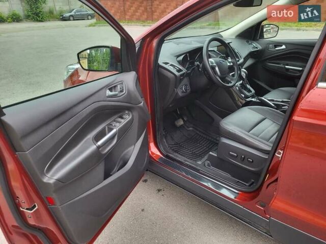 Красный Форд Эскейп, объемом двигателя 2 л и пробегом 59 тыс. км за 13000 $, фото 12 на Automoto.ua