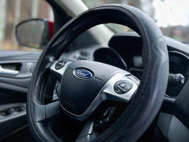 Красный Форд Эскейп, объемом двигателя 2 л и пробегом 160 тыс. км за 11250 $, фото 9 на Automoto.ua