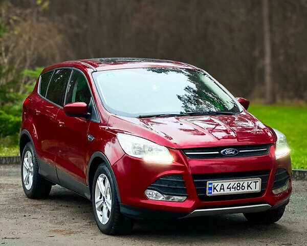 Червоний Форд Ескейп, об'ємом двигуна 2 л та пробігом 160 тис. км за 11250 $, фото 1 на Automoto.ua