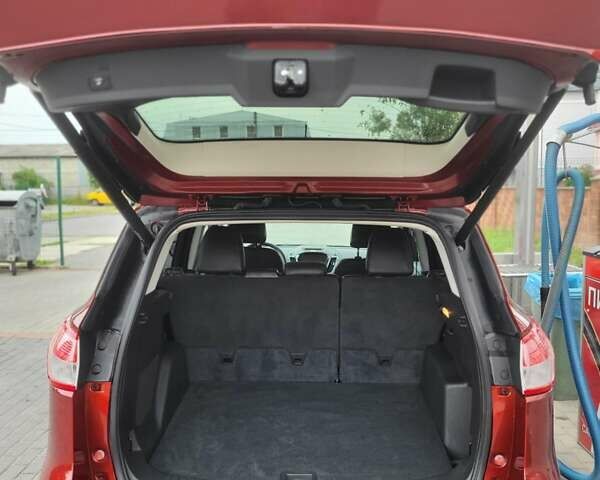 Красный Форд Эскейп, объемом двигателя 2 л и пробегом 59 тыс. км за 13000 $, фото 18 на Automoto.ua