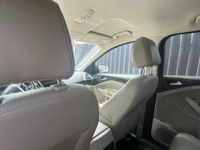 Червоний Форд Ескейп, об'ємом двигуна 1.6 л та пробігом 200 тис. км за 12400 $, фото 5 на Automoto.ua