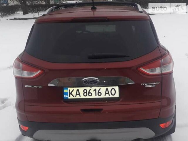 Красный Форд Эскейп, объемом двигателя 2 л и пробегом 115 тыс. км за 10500 $, фото 3 на Automoto.ua
