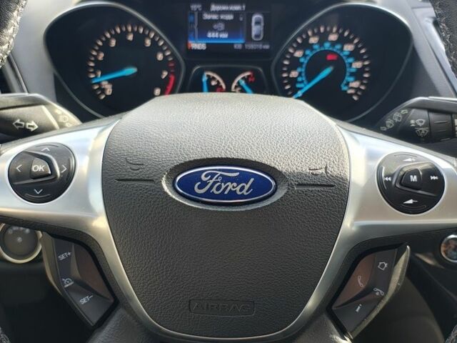 Красный Форд Эскейп, объемом двигателя 2 л и пробегом 159 тыс. км за 15000 $, фото 7 на Automoto.ua