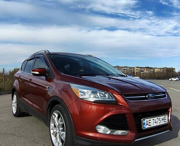 Красный Форд Эскейп, объемом двигателя 2 л и пробегом 159 тыс. км за 14950 $, фото 3 на Automoto.ua