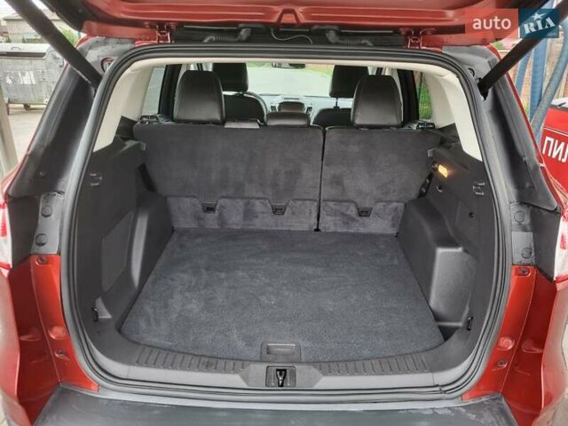 Красный Форд Эскейп, объемом двигателя 2 л и пробегом 59 тыс. км за 13000 $, фото 15 на Automoto.ua