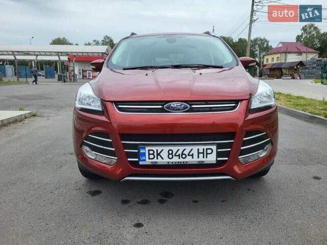 Красный Форд Эскейп, объемом двигателя 2 л и пробегом 59 тыс. км за 13000 $, фото 5 на Automoto.ua