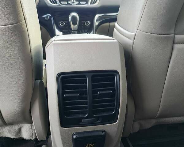 Красный Форд Эскейп, объемом двигателя 2 л и пробегом 159 тыс. км за 14950 $, фото 21 на Automoto.ua