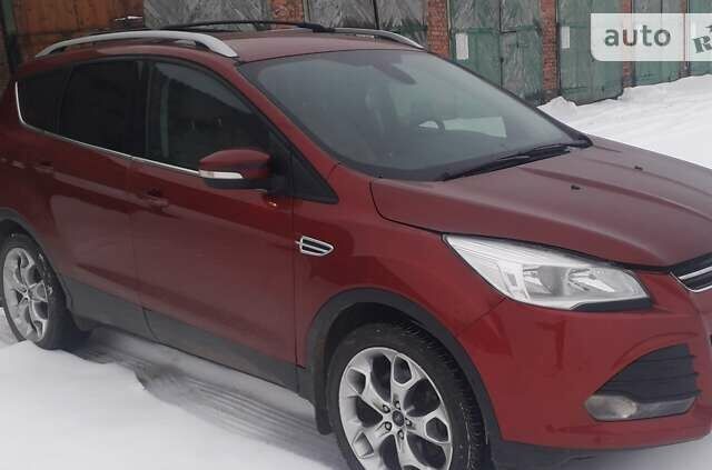Красный Форд Эскейп, объемом двигателя 2 л и пробегом 115 тыс. км за 10500 $, фото 2 на Automoto.ua