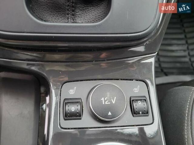 Красный Форд Эскейп, объемом двигателя 2 л и пробегом 59 тыс. км за 13000 $, фото 9 на Automoto.ua