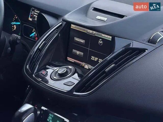 Красный Форд Эскейп, объемом двигателя 2 л и пробегом 127 тыс. км за 13200 $, фото 11 на Automoto.ua