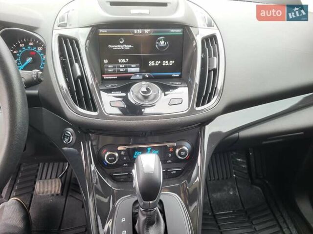 Красный Форд Эскейп, объемом двигателя 2 л и пробегом 59 тыс. км за 13000 $, фото 10 на Automoto.ua