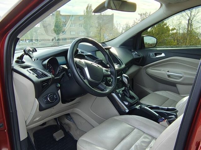 Красный Форд Эскейп, объемом двигателя 2 л и пробегом 159 тыс. км за 15000 $, фото 6 на Automoto.ua