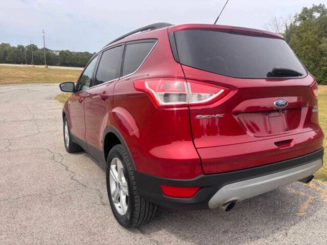Красный Форд Эскейп, объемом двигателя 1.6 л и пробегом 86 тыс. км за 9200 $, фото 5 на Automoto.ua