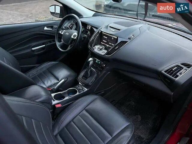 Красный Форд Эскейп, объемом двигателя 2 л и пробегом 127 тыс. км за 13200 $, фото 9 на Automoto.ua