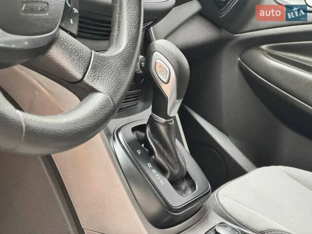 Червоний Форд Ескейп, об'ємом двигуна 2 л та пробігом 178 тис. км за 11998 $, фото 33 на Automoto.ua