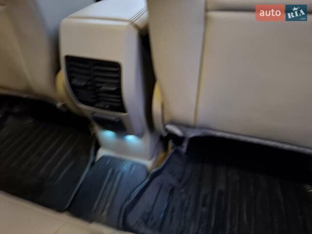 Красный Форд Эскейп, объемом двигателя 2 л и пробегом 190 тыс. км за 13600 $, фото 17 на Automoto.ua
