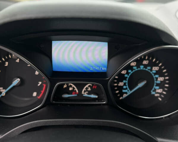 Красный Форд Эскейп, объемом двигателя 2 л и пробегом 270 тыс. км за 9500 $, фото 9 на Automoto.ua