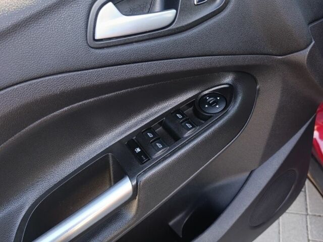 Форд Эскейп 2015 в Иршава на Automoto.ua Красный Форд Эскейп, объемом двигателя 2 л и пробегом 186 тыс. км за 10800 $, фото 7 на Automoto.ua