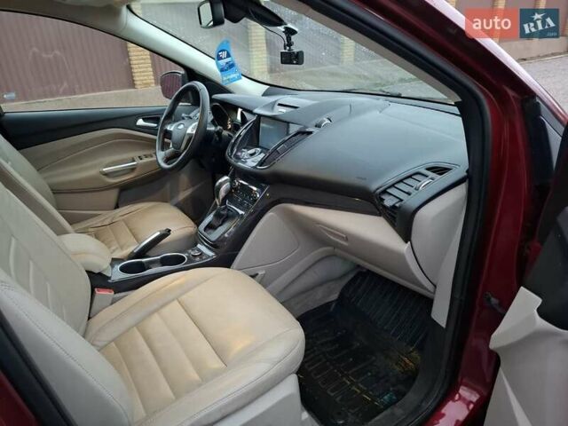 Красный Форд Эскейп, объемом двигателя 2 л и пробегом 190 тыс. км за 13600 $, фото 16 на Automoto.ua
