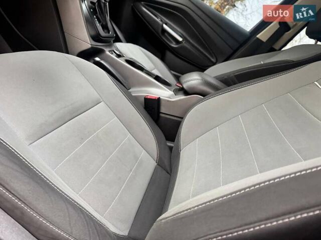 Червоний Форд Ескейп, об'ємом двигуна 2 л та пробігом 178 тис. км за 11998 $, фото 32 на Automoto.ua