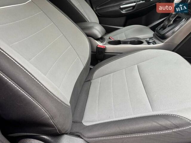 Червоний Форд Ескейп, об'ємом двигуна 2 л та пробігом 178 тис. км за 11998 $, фото 49 на Automoto.ua