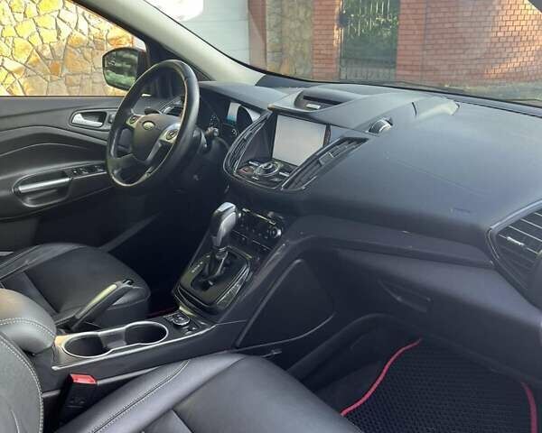 Червоний Форд Ескейп, об'ємом двигуна 2 л та пробігом 222 тис. км за 11500 $, фото 6 на Automoto.ua