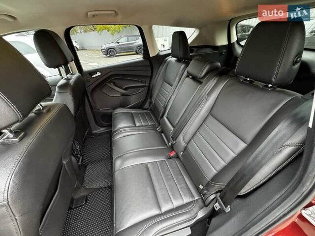 Красный Форд Эскейп, объемом двигателя 2 л и пробегом 127 тыс. км за 14500 $, фото 25 на Automoto.ua