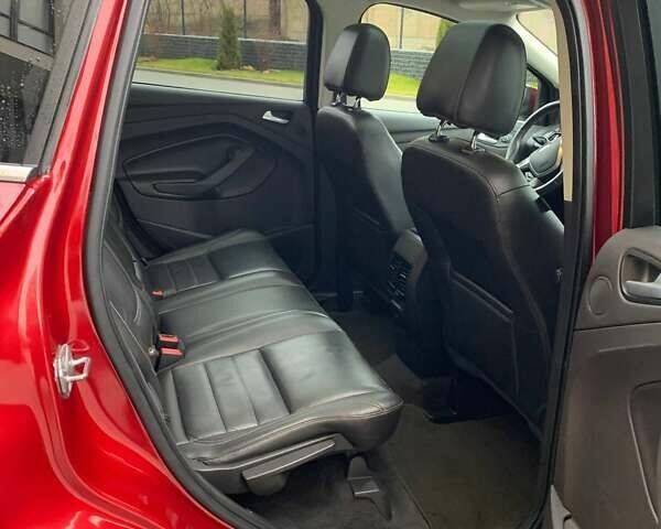 Красный Форд Эскейп, объемом двигателя 2 л и пробегом 141 тыс. км за 13000 $, фото 10 на Automoto.ua